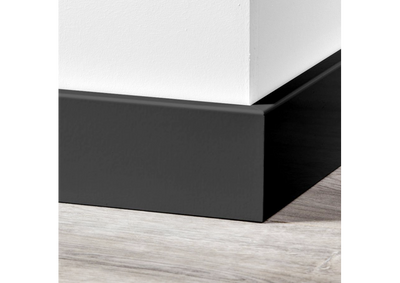 Moderne plint 70x15 voorgelakt RAL 9005