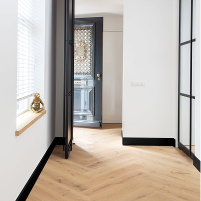 Moderne Plint 70x12mm voorgelakt RAL 9005